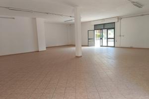 Ottana locale commerciale 200 mq zona centrale