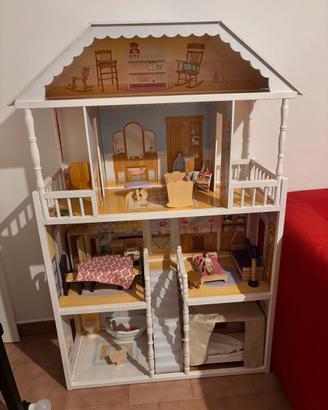 Casa delle bambole in legno
