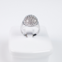 Anello in oro bianco con diamanti