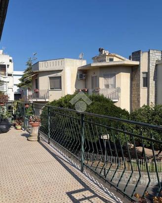 4 LOCALI A BORDIGHERA