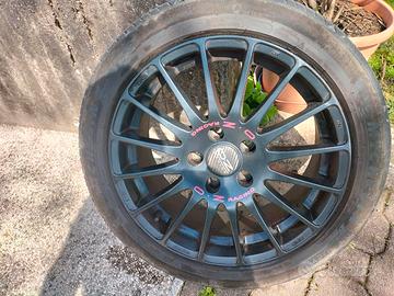 4 cerchi Oz più 4 pneumatici Michelin 