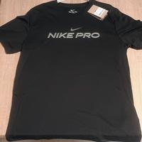 T-shirt Nike