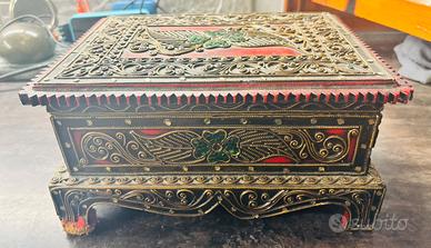 Porta gioie Thailandese in legno massello.