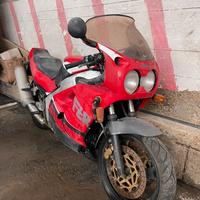 Yamaha FZR per ricambi