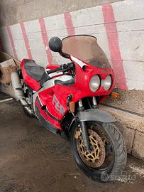 Yamaha FZR per ricambi