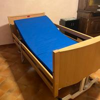 Letto ortopedico elettrico con sponde