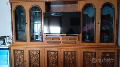 mobile in legno massiccio