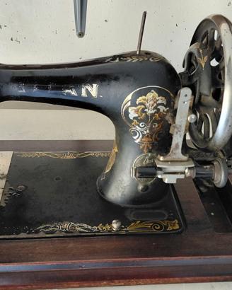 macchina da cucire Titan Vintage 