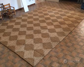 Tappeto in paglia intrecciato a mano