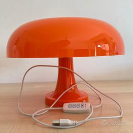 Lampada da tavolo