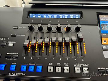 Yamaha Genos 2 con srand e casse + expansion pack
