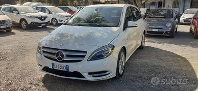 Mercedes-benz B 200 2012 - 1.8CDI BlueEFFICIENCY L