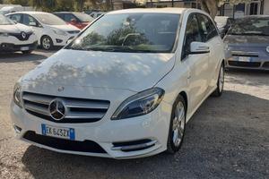 Mercedes-benz B 200 2012 - 1.8CDI BlueEFFICIENCY L