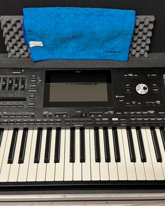 Korg Pa5X 61 pari al nuovo in garanzia + case