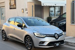 RENAULT Clio 1.5dCi 75CV Moschino Life