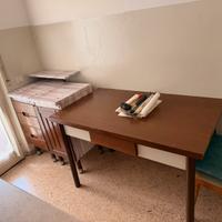 Mobili cucina e tavolo