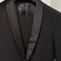Vestito elegante uomo