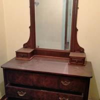 Comò intagliato stile barocchetto