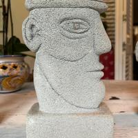 Volto umano di pietra
