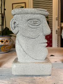Volto umano di pietra
