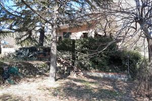 Cod.V125 Villetta/Chalet indipendente con parco