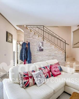 Villetta a schiera di 140 m² con 3 locali e box au