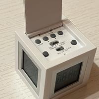 Orologio sveglia digitale cubo