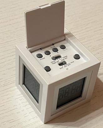Orologio sveglia digitale cubo