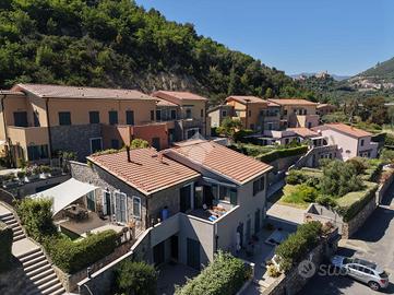 3 LOCALI A CASTELLARO