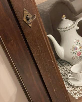 Vetrina in legno