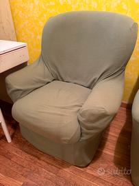 2 poltrone in pelle con coprpoltrona