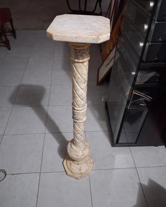 colonna torciglione in marmo