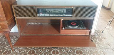 Mobile radio Grundig anni '60