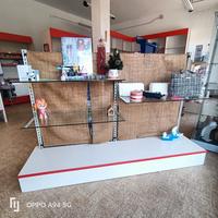  scaffali e vetrinetta 