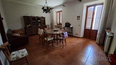 : Appartamento spazioso con giardino