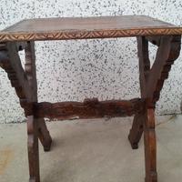 Antico tavolino da te'