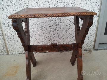 Antico tavolino da te'
