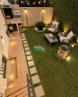 Villa di 200 m² con più di 5 locali e box auto a R