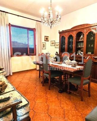 Appartamento di 125 m² con 5 locali a Reggello
