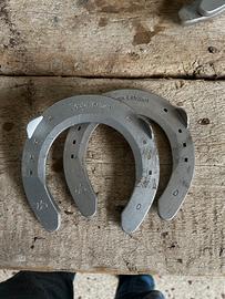 Ferri in alluminio per cavalli