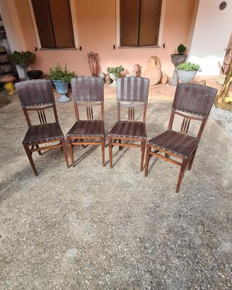 Quattro sedie antiche in legno