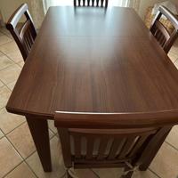 Tavolo cucina con sedie