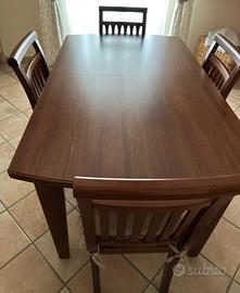 Tavolo cucina con sedie