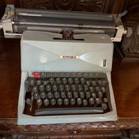 Macchina da scrivere Olivetti 82 - Vintage Origina