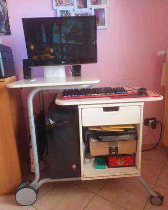 Scrivania IKEA porta PC