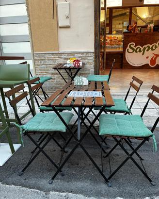 Tavoli e sedie