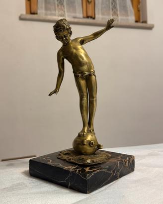 Scultura antica ragazzo su stera, firma autore