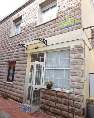 Casa con totale privacy, abitabile e ampia