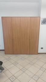 armadio in legno