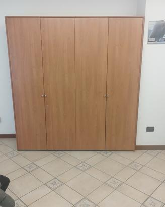 armadio in legno